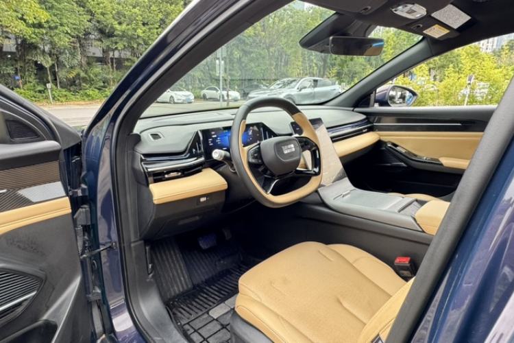 Used Geely Galaxy L6 2023 125km Starship Interior 4