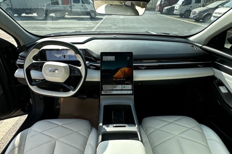 Used Geely Galaxy L6 2023 125km MAX Interior 7