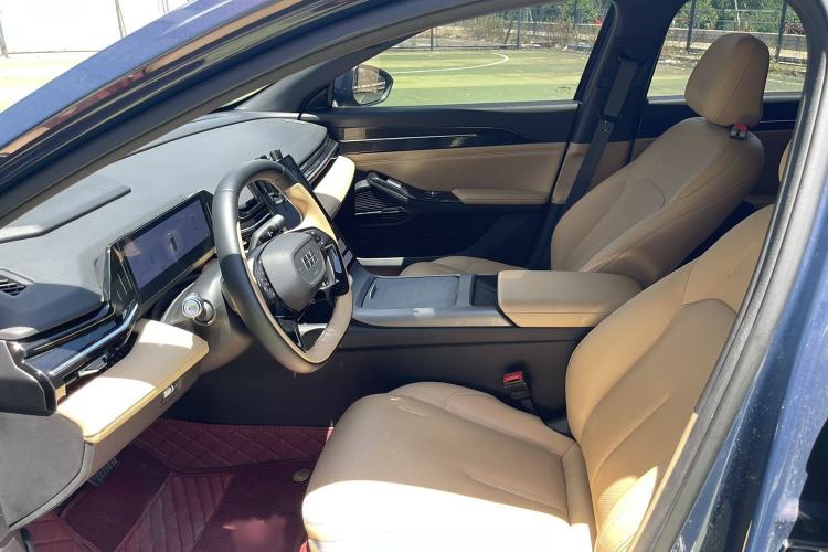 Used Geely Galaxy L6 2023 125km Starship Interior 8