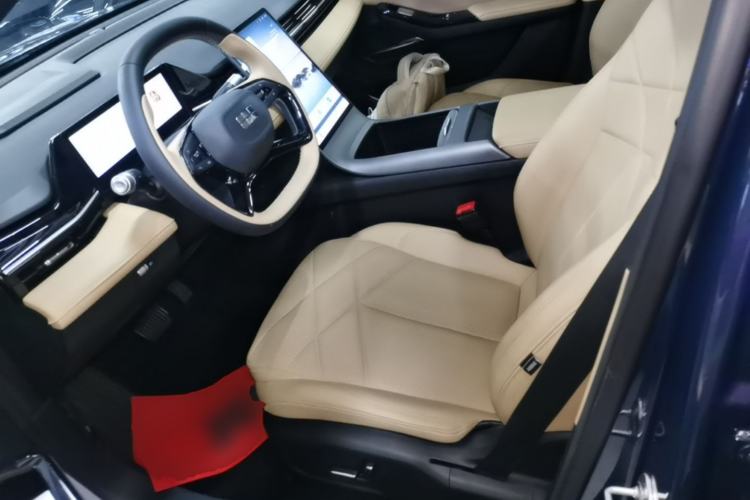 Used Geely Galaxy L6 2023 125km MAX Left Front Seat