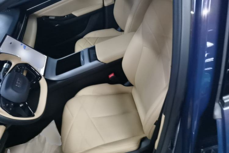 Used Geely Galaxy L6 2023 125km MAX Left Front Seat
