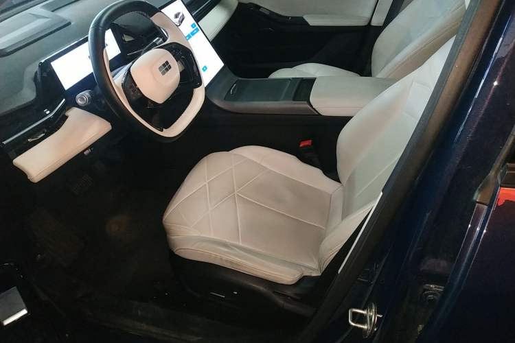 Used Geely Galaxy L6 2023 125km MAX Left Front Seat