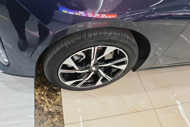 Used Geely Galaxy L6 2023 125km Starship Left Front Wheel Hub