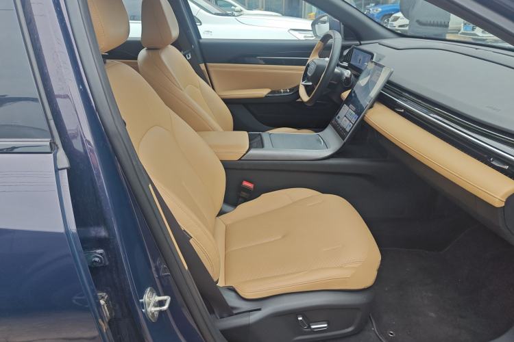 Used Geely Galaxy L6 2023 125km Starship Right Front Seat