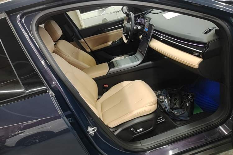 Used Geely Galaxy L6 2023 125km Starship Right Front Seat