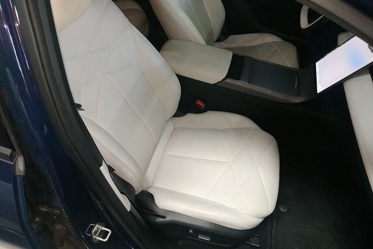 Used Geely Galaxy L6 2023 125km MAX Right Front Seat