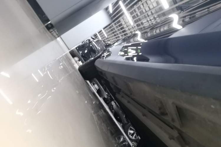 Used Geely Galaxy L6 2023 125km MAX Right Side Sill