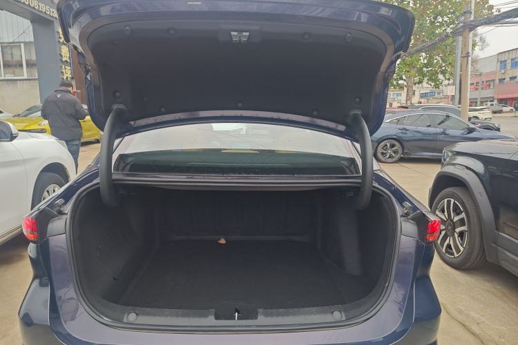 Used Geely Galaxy L6 2023 125km Starship Trunk
