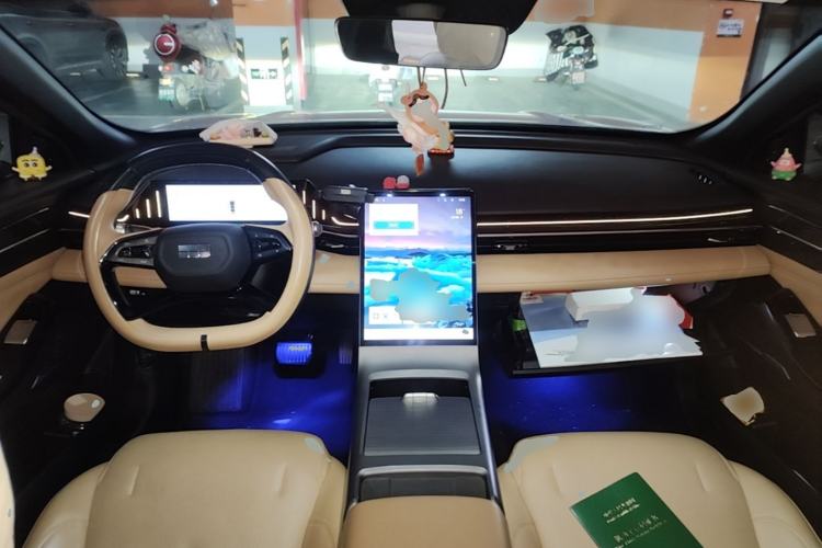 Used Geely Galaxy L6 2023 125km Starship Center Console