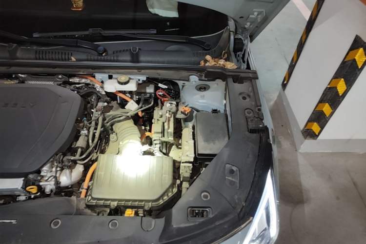 Used Geely Galaxy L6 2023 125km Starship Engine Bay Left