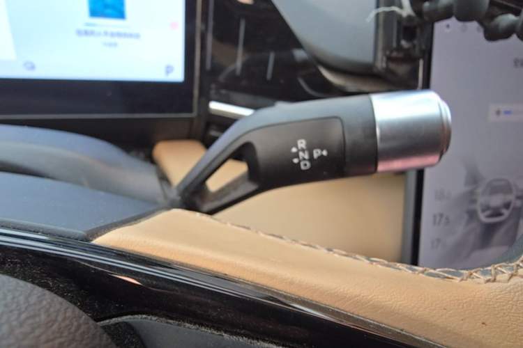 Used Geely Galaxy L6 2023 125km Starship Gear Lever