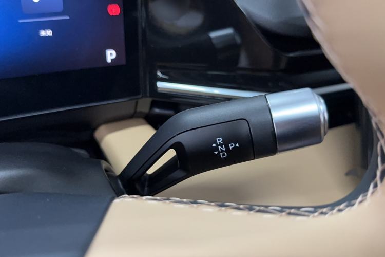 Used Geely Galaxy L6 2023 125km PLUS Gear Lever