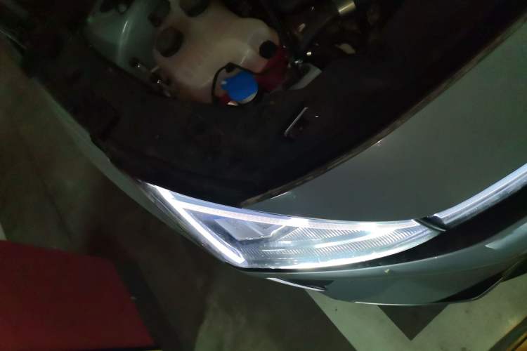 Used Geely Galaxy L6 2023 125km Starship Right Front Headlight