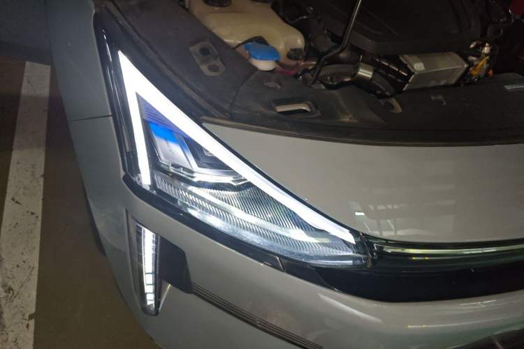 Used Geely Galaxy L6 2023 60km PLUS Right Front Headlight