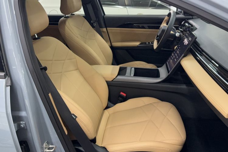 Used Geely Galaxy L6 2023 125km PLUS Right Front Seat