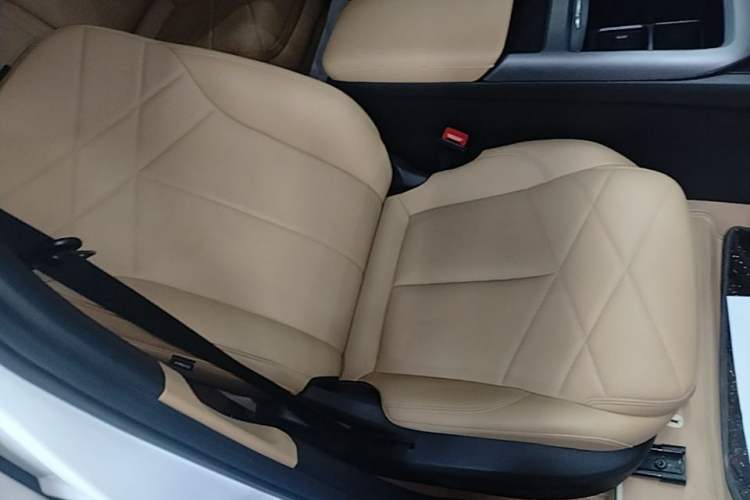 Used Geely Galaxy L6 2023 60km AIR Right Front Seat