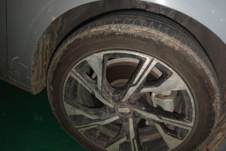 Used Geely Galaxy L6 2023 125km Starship Right Front Wheel Hub