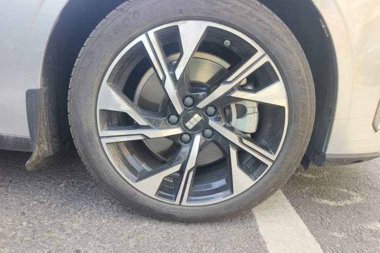 Used Geely Galaxy L6 2023 125km Starship Right Front Wheel Hub