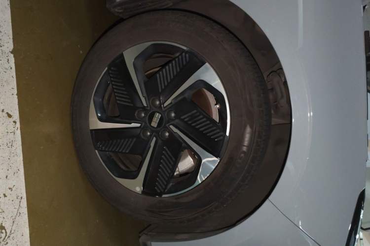 Used Geely Galaxy L6 2023 60km PLUS Right Front Wheel Hub