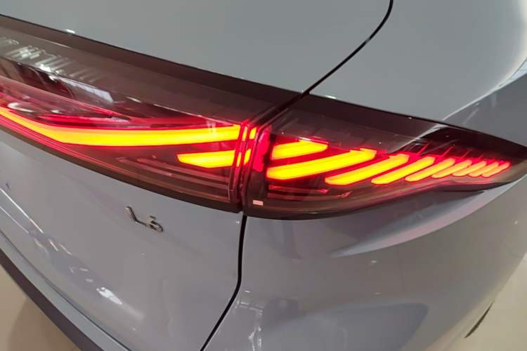 Used Geely Galaxy L6 2023 125km Starship Right Rear Taillight