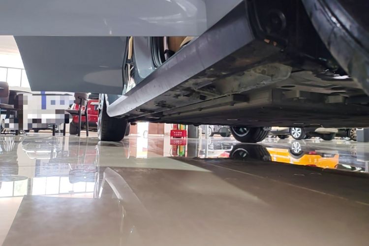 Used Geely Galaxy L6 2023 125km Starship Right Side Sill