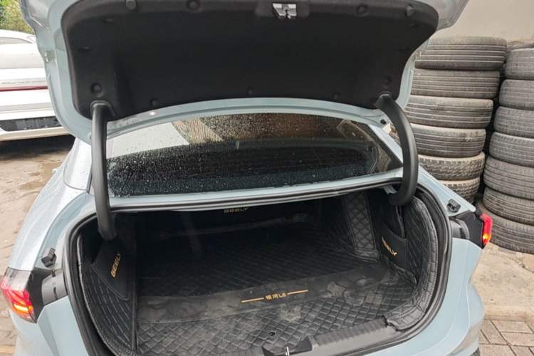 Used Geely Galaxy L6 2023 60km PLUS Trunk