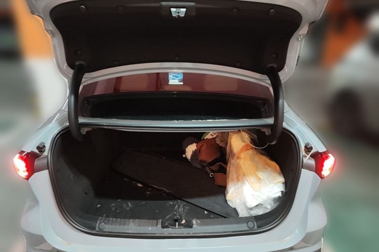 Used Geely Galaxy L6 2023 125km Starship Trunk