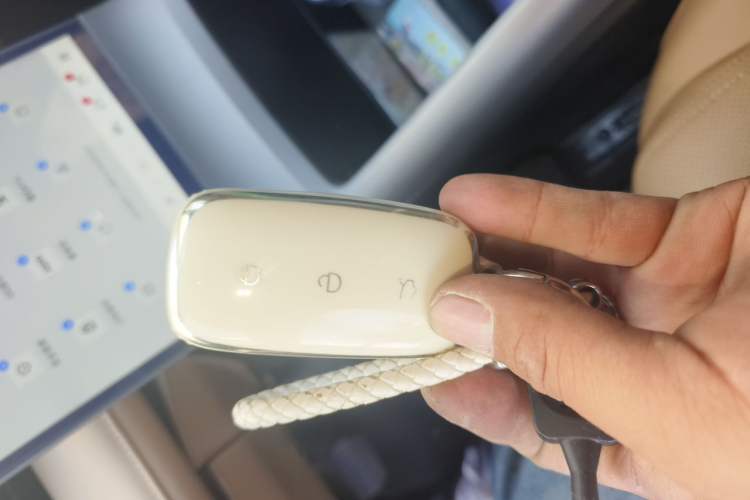 Used Geely Galaxy L6 2023 125km Starship Vehicle Key