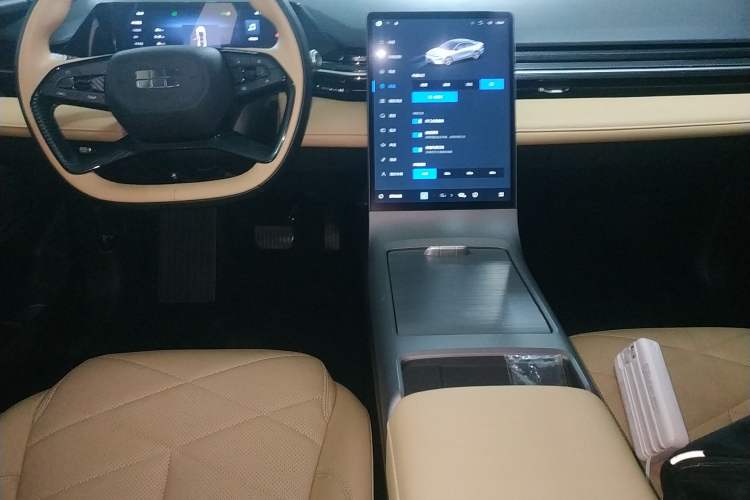 Used Geely Galaxy L6 2023 125km PLUS Audio And AC Panel