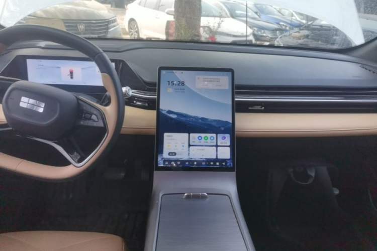 Used Geely Galaxy L6 2023 60km PLUS Audio And AC Panel