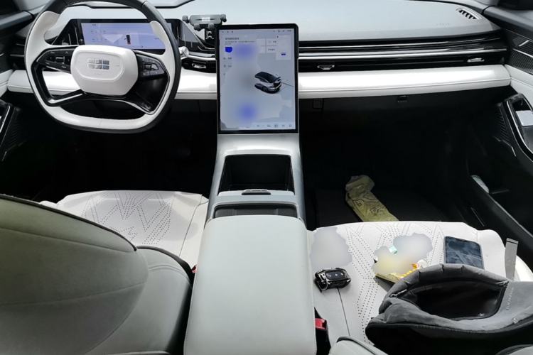 Used Geely Galaxy L6 2023 125km Starship Center Console