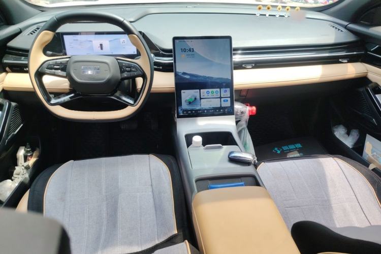 Used Geely Galaxy L6 2023 125km PLUS Center Console