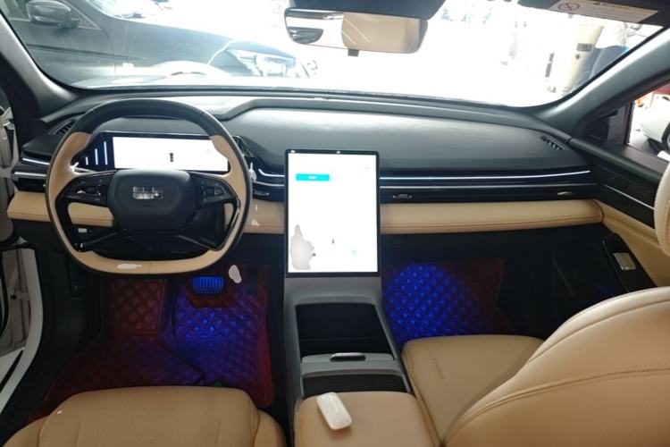 Used Geely Galaxy L6 2023 125km Starship Center Console