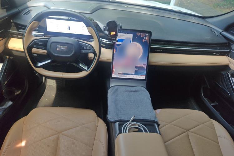 Used Geely Galaxy L6 2023 125km MAX Center Console