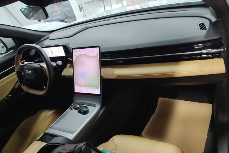 Used Geely Galaxy L6 2023 125km Starship Center Console