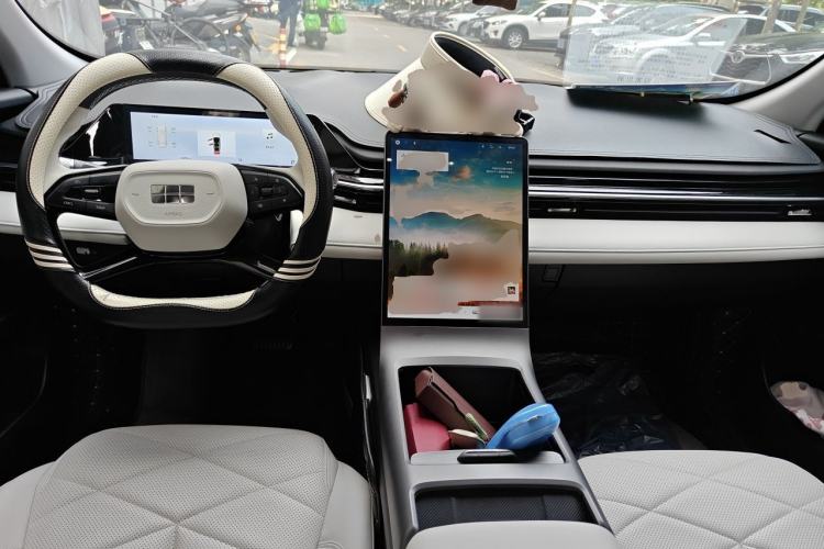 Used Geely Galaxy L6 2023 125km MAX Center Console