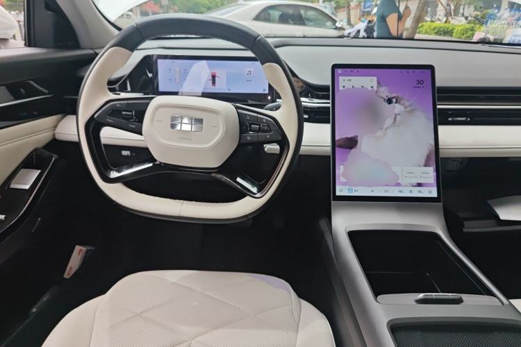 Used Geely Galaxy L6 2023 125km MAX Center Console