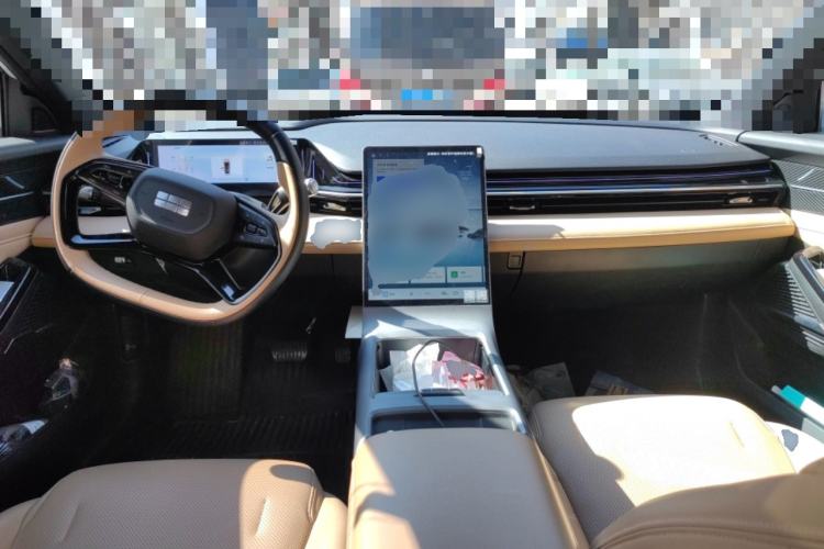 Used Geely Galaxy L6 2023 125km Starship Center Console