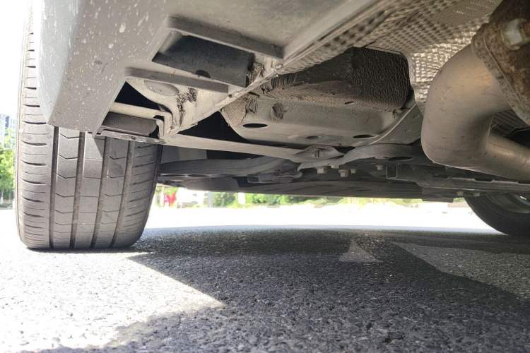 Used Geely Galaxy L6 2023 125km Starship Chassis Front Left