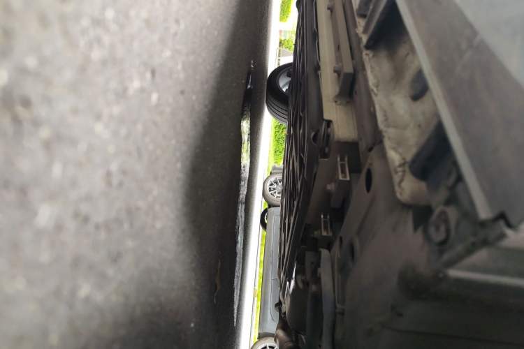 Used Geely Galaxy L6 2023 125km Starship Chassis Front Right