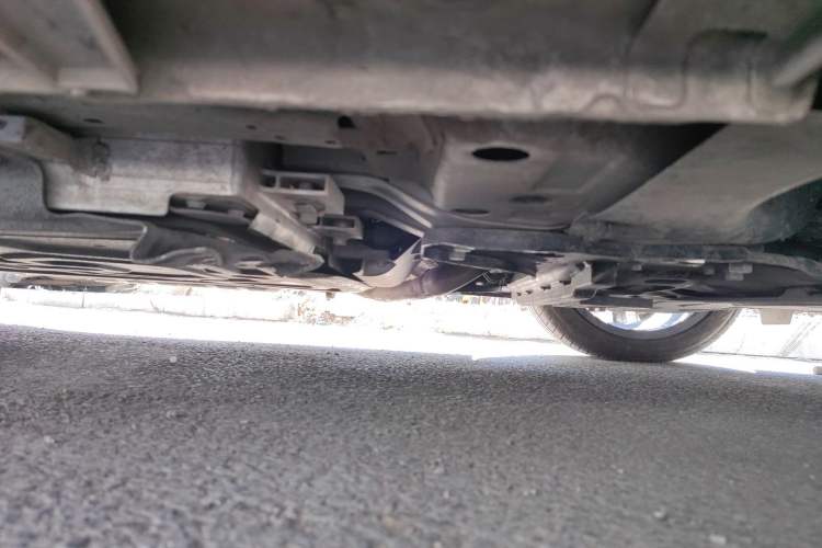 Used Geely Galaxy L6 2023 125km Starship Chassis Front Right