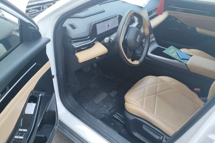 Used Geely Galaxy L6 2023 60km PLUS Driver Seat