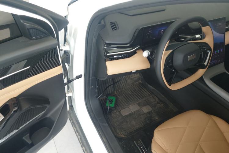 Used Geely Galaxy L6 2023 125km MAX Driver Seat