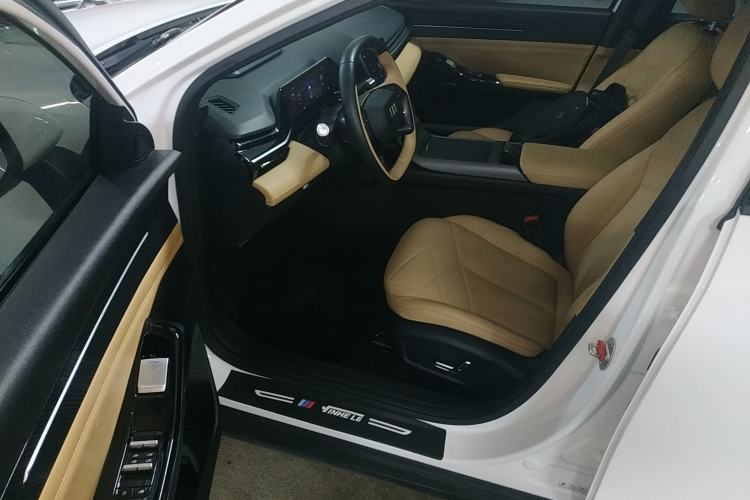 Used Geely Galaxy L6 2023 125km PLUS Driver Seat