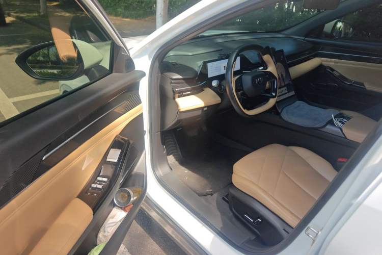 Used Geely Galaxy L6 2023 125km MAX Driver Seat