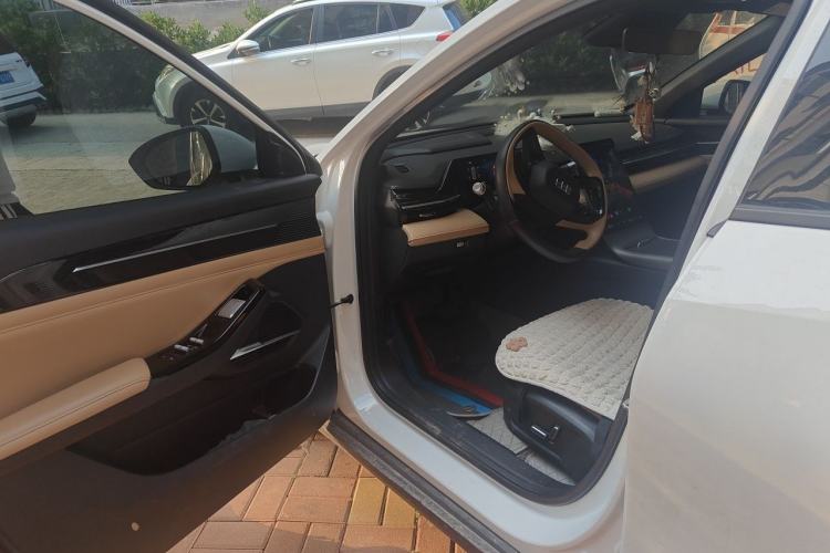 Used Geely Galaxy L6 2023 125km MAX Driver Seat