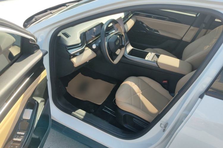 Used Geely Galaxy L6 2023 60km PLUS Driver Seat