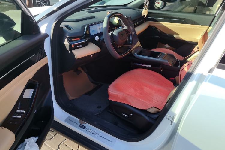 Used Geely Galaxy L6 2023 125km MAX Driver Seat