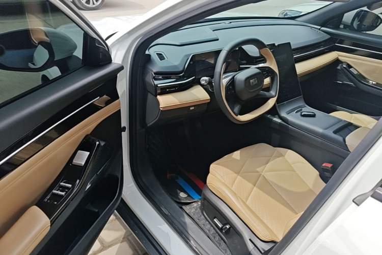 Used Geely Galaxy L6 2023 125km PLUS Driver Seat