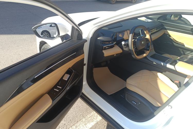 Used Geely Galaxy L6 2023 125km MAX Driver Seat